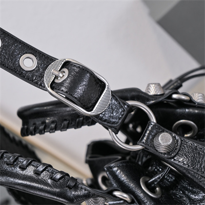 Women’s Le Cagole Small Bucket Bag In Arena Lambskin Black Color