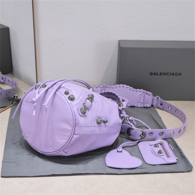 Women’s Le Cagole Small Bucket Bag In Arena Lambskin Purple Color