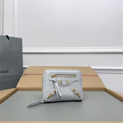 Le Cagole Compact Zippy Wallet In Arena Lambskin Lt Grey Color