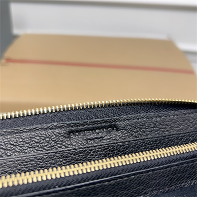Le Cagole Continental Zippy Wallet In Goatskin Black Color