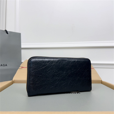 Le Cagole Continental Zippy Wallet In Arena Lambskin Black Color