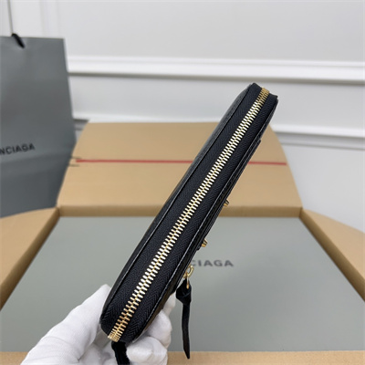 Le Cagole Continental Zippy Wallet In Arena Lambskin Black Color