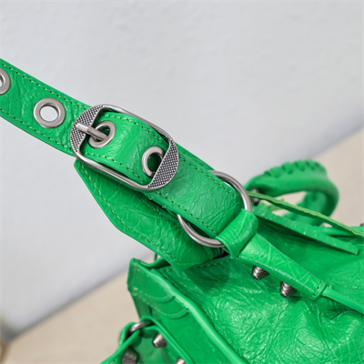 Women’s NEO Cagole XS Handbag In Arena Lambskin Green Color