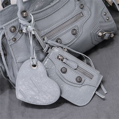 Women’s NEO Cagole XS Handbag In Arena Lambskin Lt Grey Color
