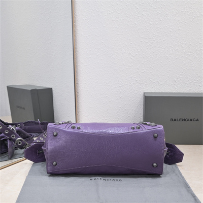 Women’s NEO Cagole City Small Handbag In Arena Lambskin Violet Color