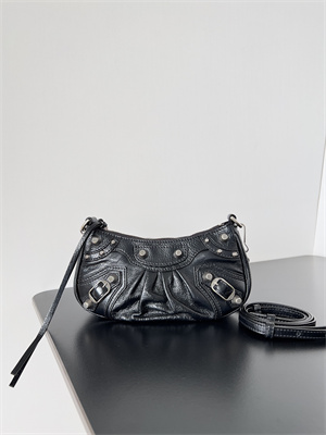 Women’s Le Cagole Mini Bag With Chain In Arena Lambskin Black Color