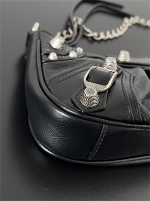 Women’s Le Cagole Mini Bag With Chain In Arena Lambskin Black Color
