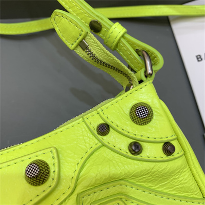 Women’s Le Cagole Mini Bag With Chain In Arena Lambskin Fluorescent Green Color