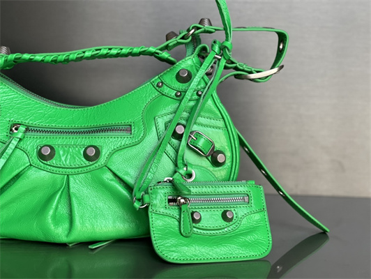 Women’s Le Cagole Small Shoulder Bag In Arena Lambskin Green Color
