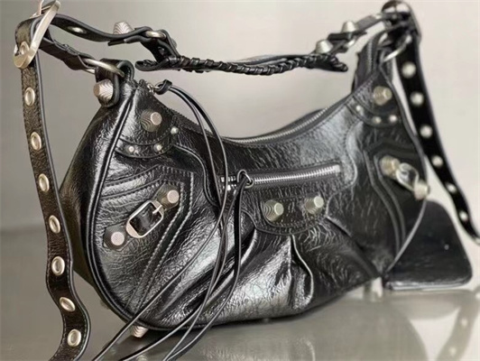 Women’s Le Cagole Small Shoulder Bag In Arena Lambskin Black Color