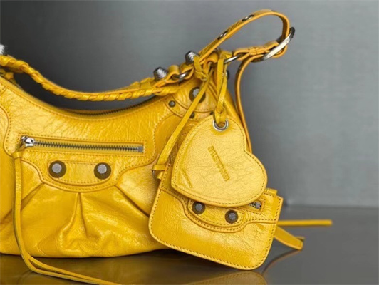 Women’s Le Cagole Small Shoulder Bag In Arena Lambskin Yellow Color