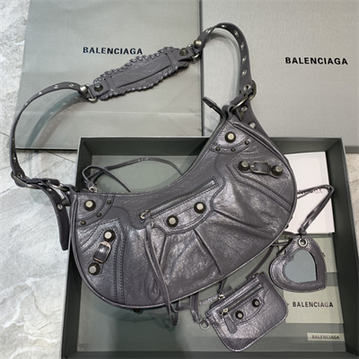 Women’s Le Cagole Small Shoulder Bag In Arena Lambskin Grey Color