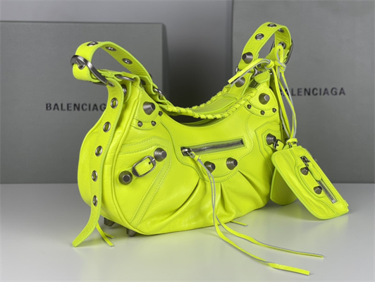 Women’s Le Cagole Small Shoulder Bag In Arena Lambskin Fluorescent Green Color