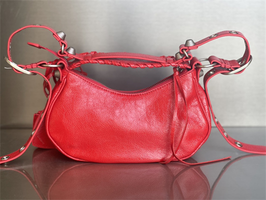 Women’s Le Cagole XS Shoulder Bag In Arena Lambskin Red Color