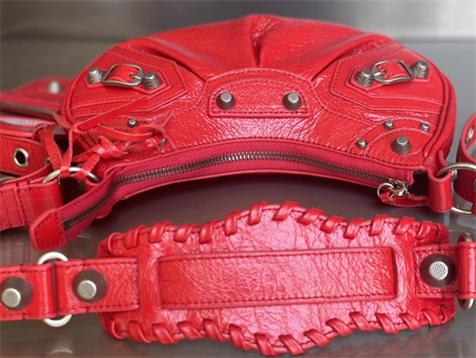 Women’s Le Cagole XS Shoulder Bag In Arena Lambskin Red Color