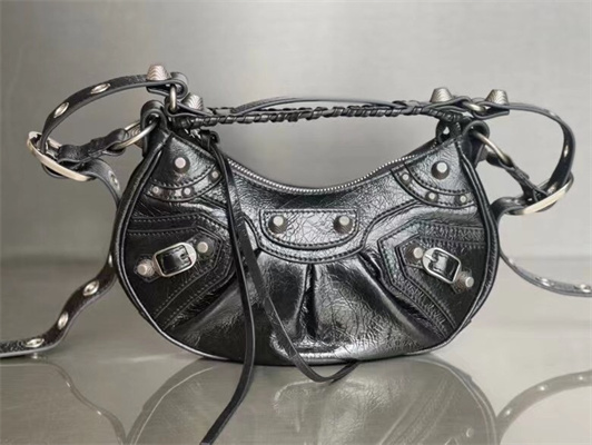 Women’s Le Cagole XS Shoulder Bag In Arena Lambskin Black Color