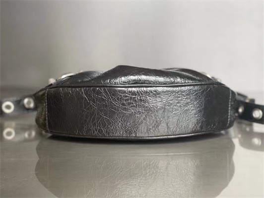 Women’s Le Cagole XS Shoulder Bag In Arena Lambskin Black Color