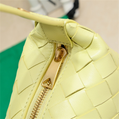 BV Mini Wallace Shoulder Bag In Soft Calfskin Leather Ice Cream Color