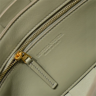 BV Cassette Cross Body Bag In Lambskin Travertine Color