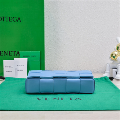 BV Cassette Cross Body Bag In Lambskin Windswept Color