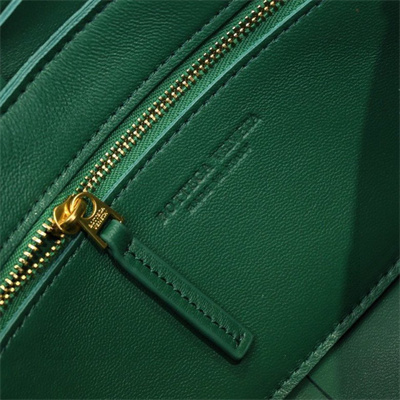 BV Cassette Cross Body Bag In Lambskin Racing Green Color