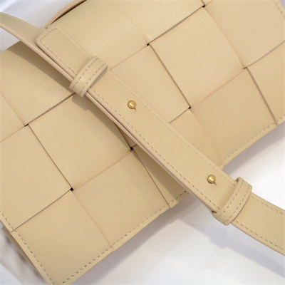 BV Cassette Cross Body Bag In Lambskin Porriage Color