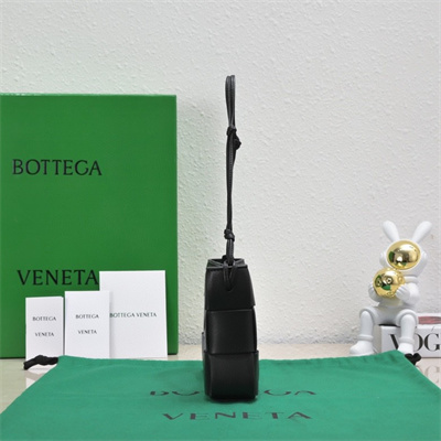 BV Cassette Pouch With Strap In Calfskin Black Color