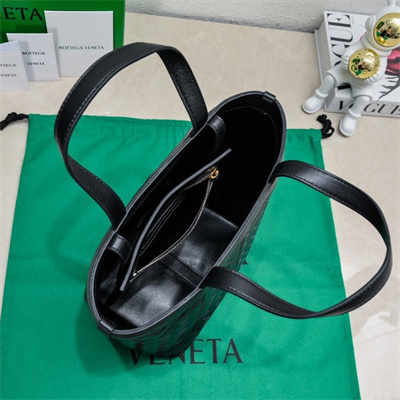 BV Small Flip Flap Tote Bag In Lambskin Leather Black Color