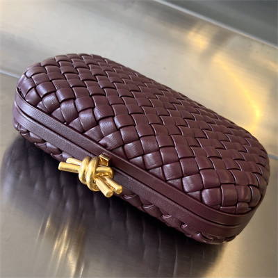 BV Knot Clutch In Lambskin Leather Barolo Color