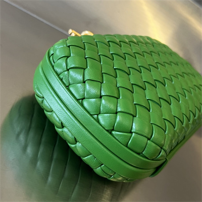 BV Knot Clutch In Lambskin Leather Avocado Color