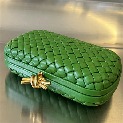 BV Knot Clutch In Lambskin Leather Avocado Color
