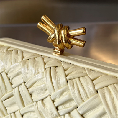 BV Knot Clutch In Calfskin Leather Wrinkled Ice Cream Color