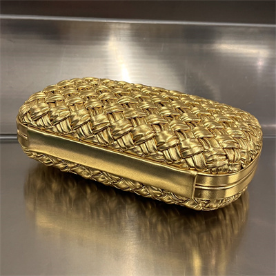 BV Knot Clutch In Calfskin Leather Wrinkled Gold Color