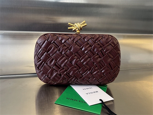 BV Knot Clutch In Calfskin Leather Wrinkled Barolo Color
