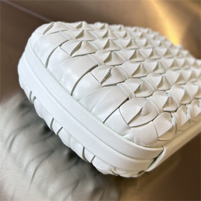 BV Knot Clutch In Calfskin Leather Black Glacier Color