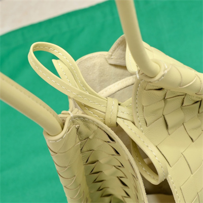 BV Small Solstice Shoulder Bag In Lambskin Leather Ice Cream Color