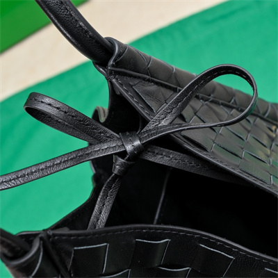 BV Small Solstice Shoulder Bag In Lambskin Leather Black Color