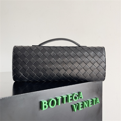 BV Long Clutch Andiamo With Handle In Lambskin Leather Black Color