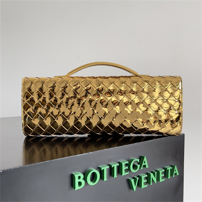 BV Long Clutch Andiamo With Handle In Lambskin Leather Gold Color