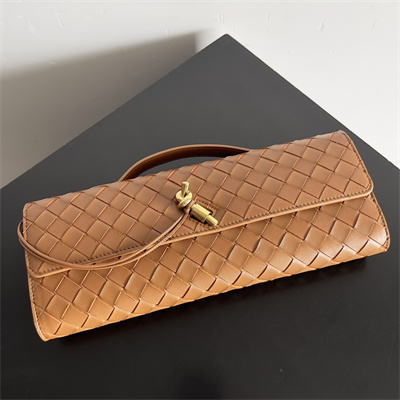 BV Long Clutch Andiamo With Handle In Lambskin Leather Cognac Color