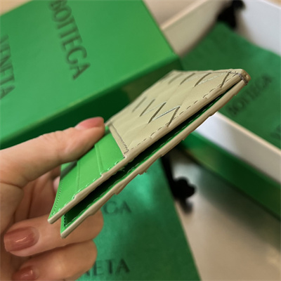 BV Card holder In Calfskin Leather Travertine/Parakeet