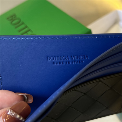 BV Card holder In Calfskin Leather Black/Cobalt Blue
