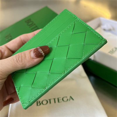 BV Card holder In Calfskin Leather Parakeet