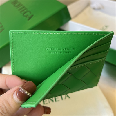 BV Card holder In Calfskin Leather Parakeet