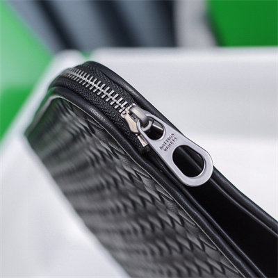 BV Zipper Pouch In Lambskin Leather Black Color 80-6