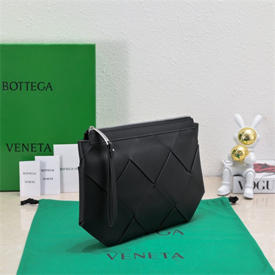 BV Zippy Pouch In Lambskin Leather Black Color 6689