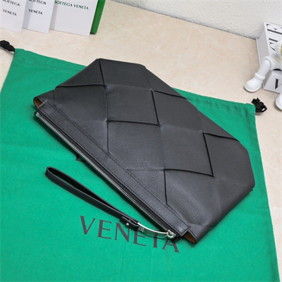 BV Zippy Pouch In Lambskin Leather Black Color 6689