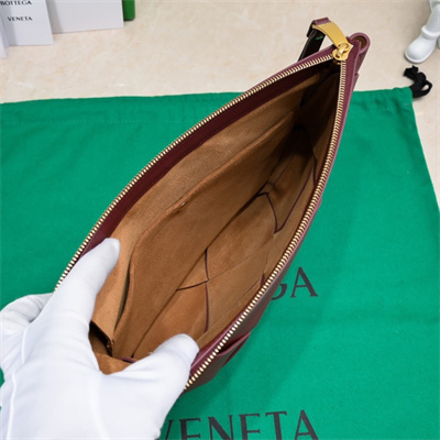 BV Zippy Pouch In Lambskin Leather Barolo Color 6689