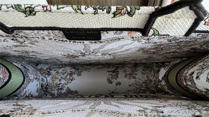 CD Large Book Tote Ecru Multicolor Di.or 4 Saisons Automne Soleil Embroidery