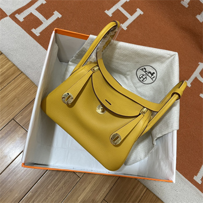 Lindy Bag Taurillon Clemence Leather 26/30CM Gold Tone Metal In Jaune Amber Color HS
